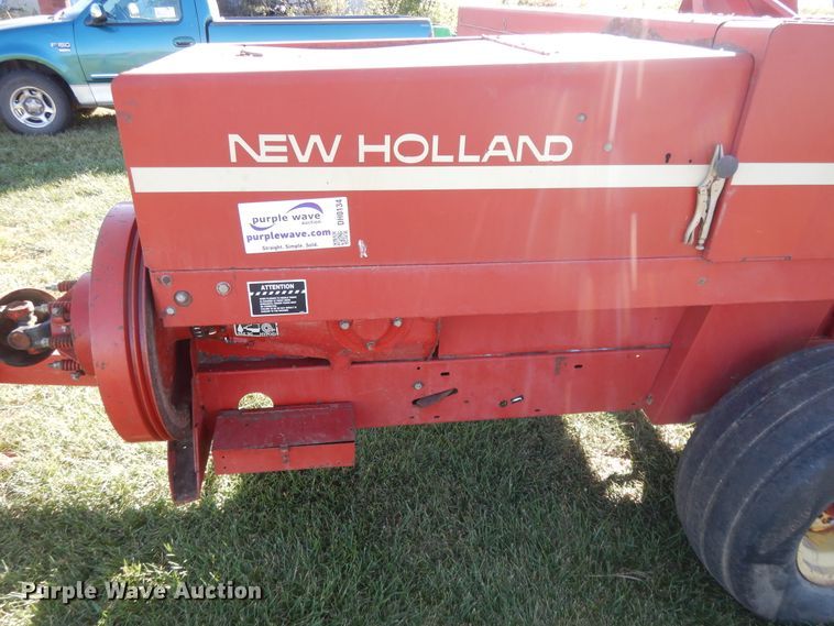 image for item DH0134 1992 New Holland 575  small square baler