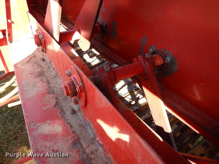 image for item DH0134 1992 New Holland 575  small square baler