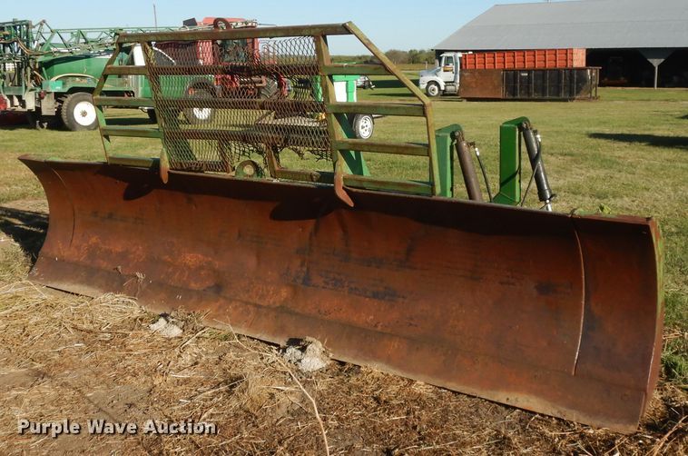 image for item DH0137 John Deere 14'W front blade