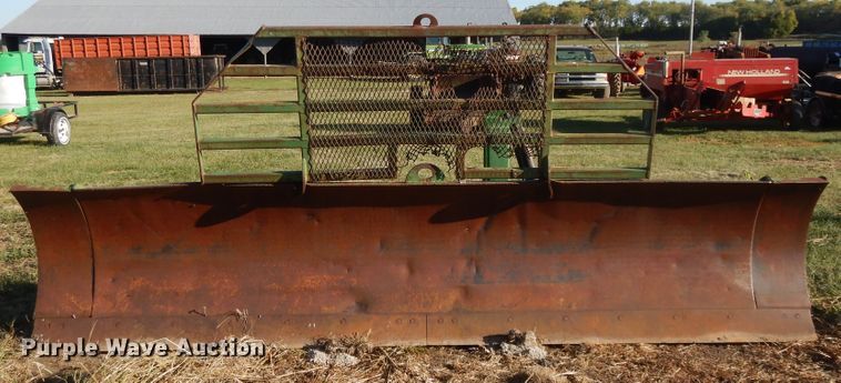 image for item DH0137 John Deere 14'W front blade