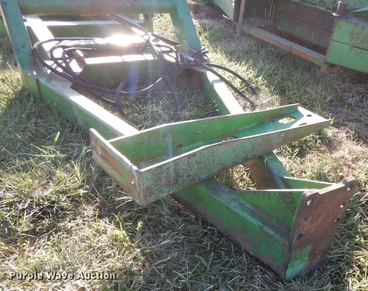 image for item DH0137 John Deere 14'W front blade