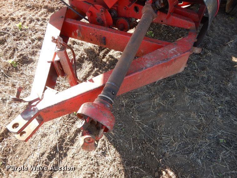 image for item DH0139 1974 New Holland 357  feed mixer