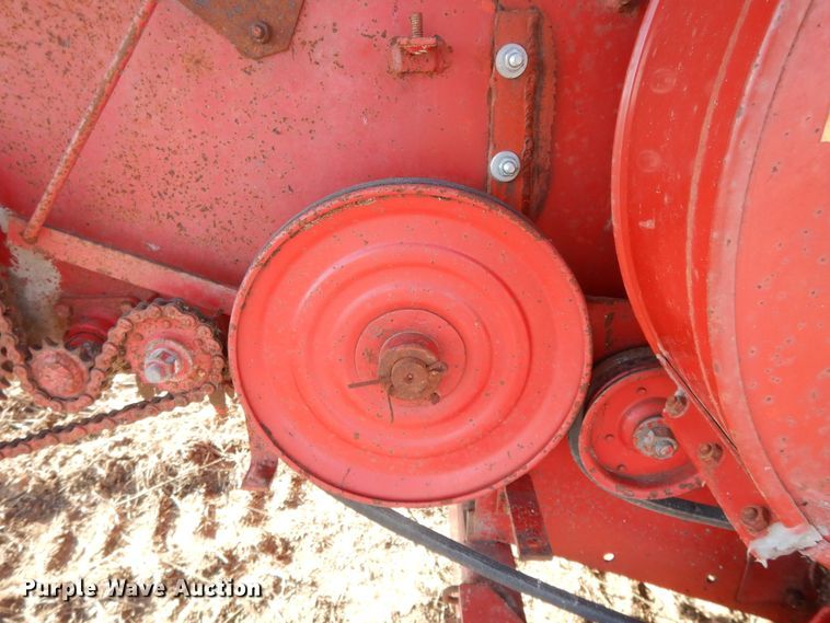 image for item DH0139 1974 New Holland 357  feed mixer