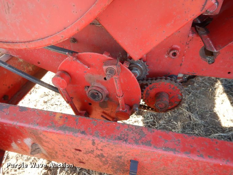 image for item DH0139 1974 New Holland 357  feed mixer