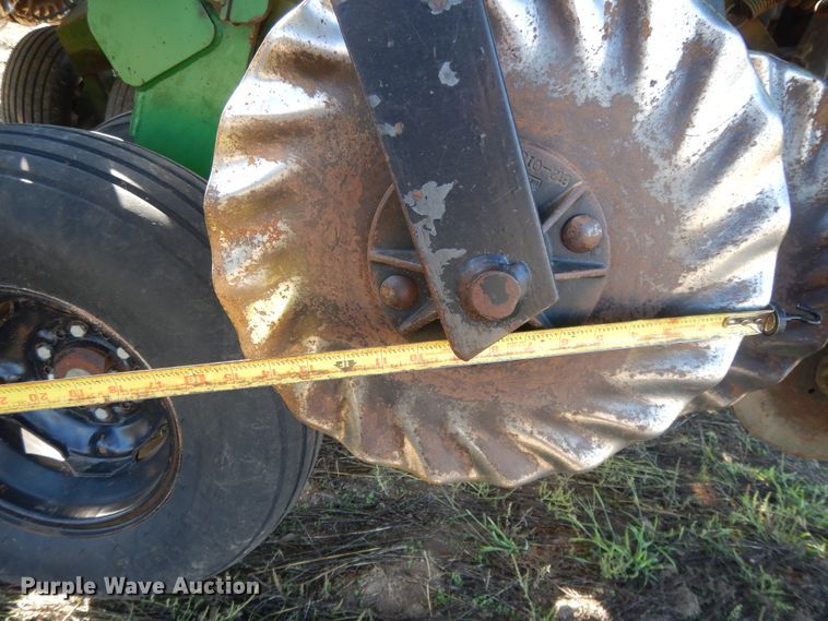 image for item DH0145 1998 Great Plains 2N-3010 grain drill