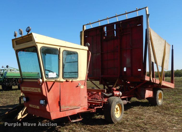 image for item DH0146 1974 New Holland Stackliner 1049 bale stacker