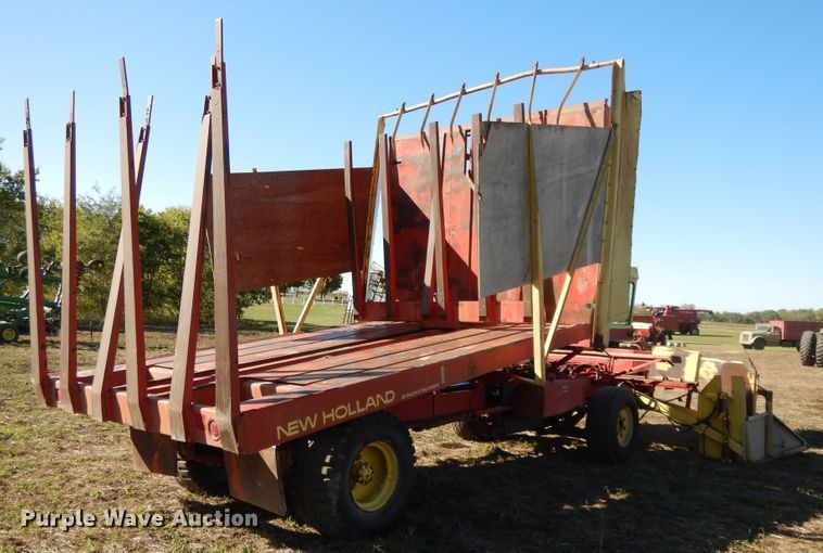 image for item DH0146 1974 New Holland Stackliner 1049 bale stacker