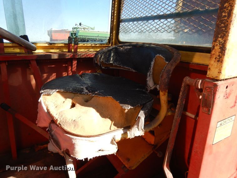 image for item DH0146 1974 New Holland Stackliner 1049 bale stacker