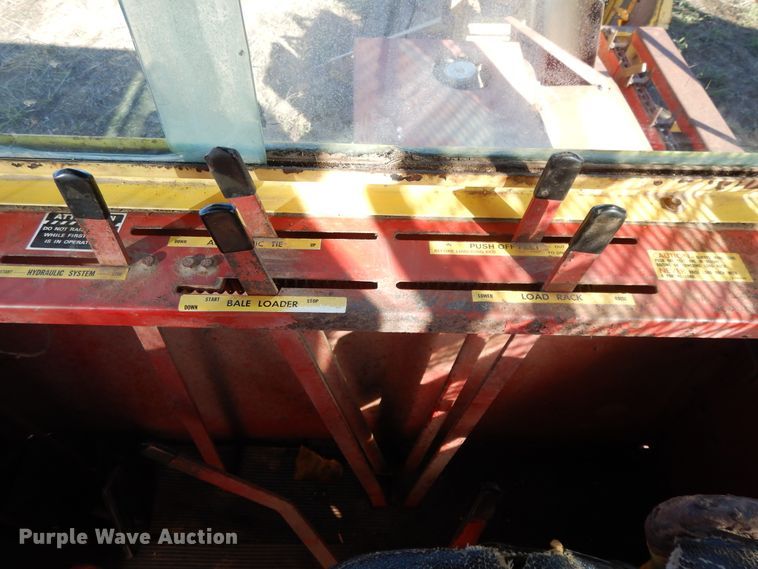 image for item DH0146 1974 New Holland Stackliner 1049 bale stacker