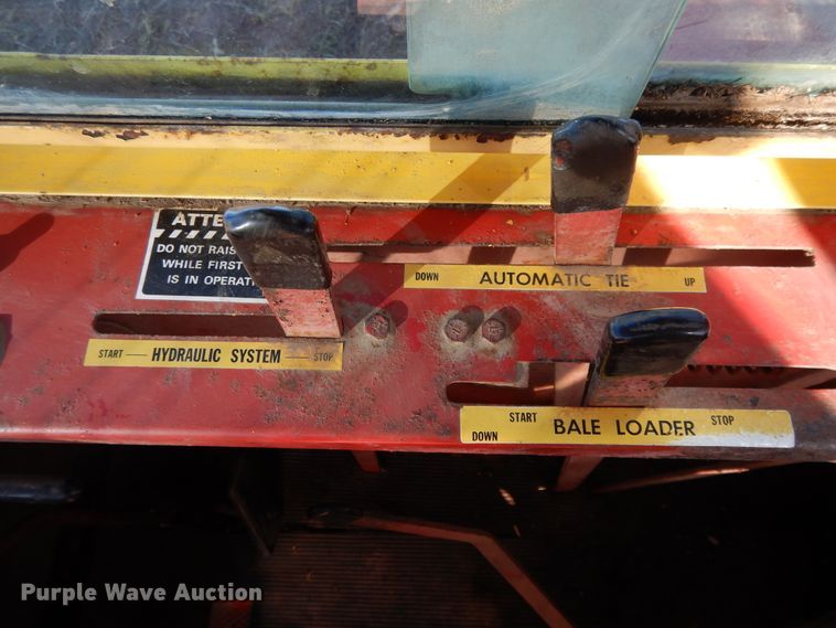 image for item DH0146 1974 New Holland Stackliner 1049 bale stacker