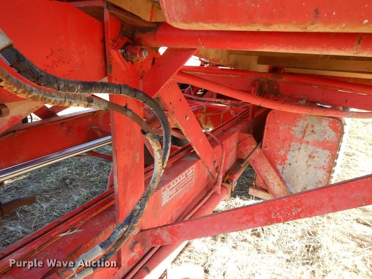 image for item DH0146 1974 New Holland Stackliner 1049 bale stacker