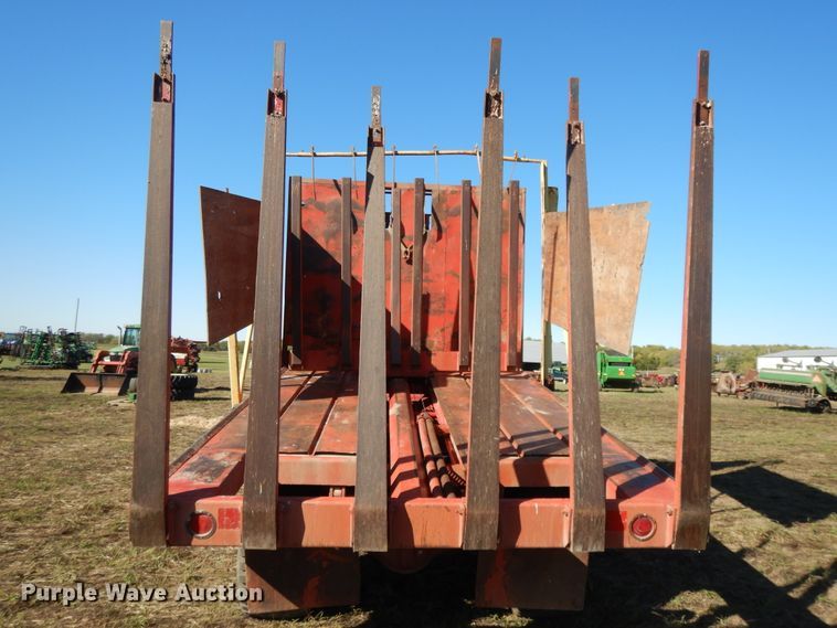 image for item DH0146 1974 New Holland Stackliner 1049 bale stacker