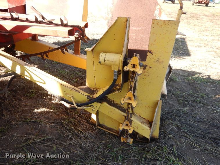 image for item DH0146 1974 New Holland Stackliner 1049 bale stacker