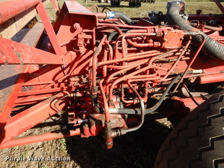 image for item DH0146 1974 New Holland Stackliner 1049 bale stacker