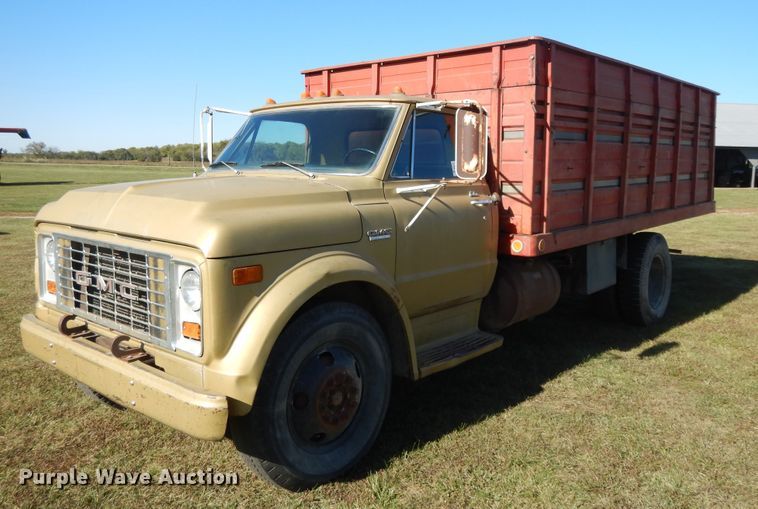 image for item DH0148 1972 GMC 5500  grain truck