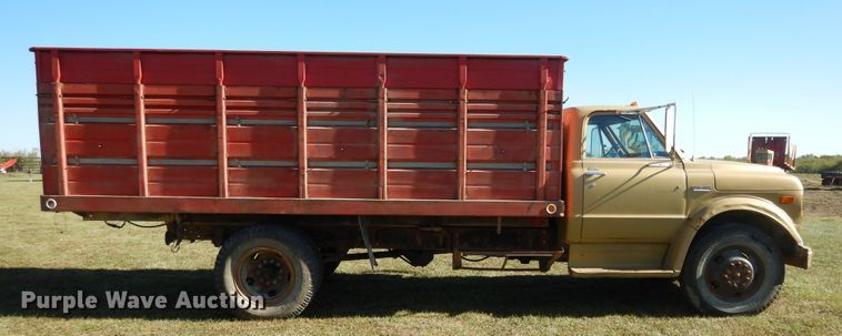 image for item DH0148 1972 GMC 5500  grain truck