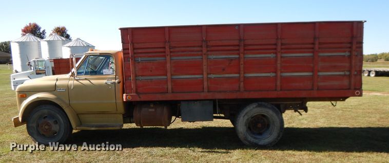 image for item DH0148 1972 GMC 5500  grain truck
