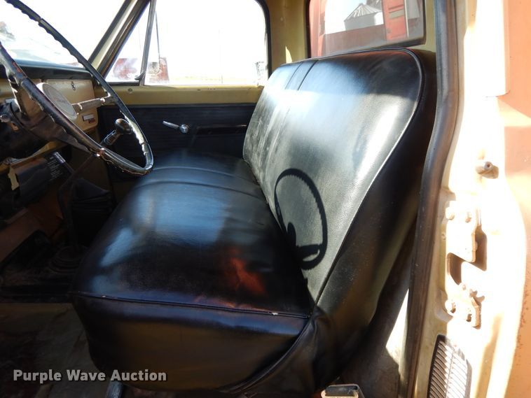 image for item DH0148 1972 GMC 5500  grain truck