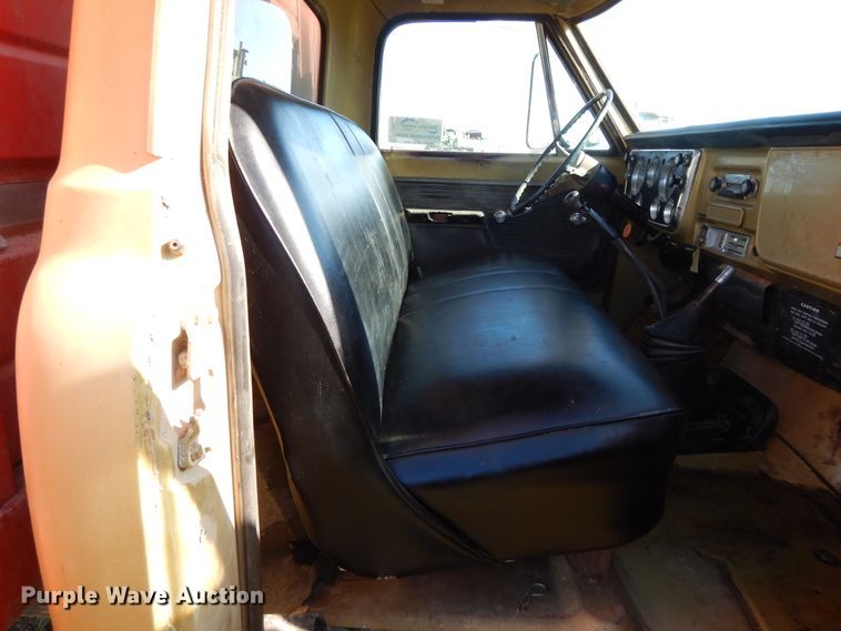 image for item DH0148 1972 GMC 5500  grain truck