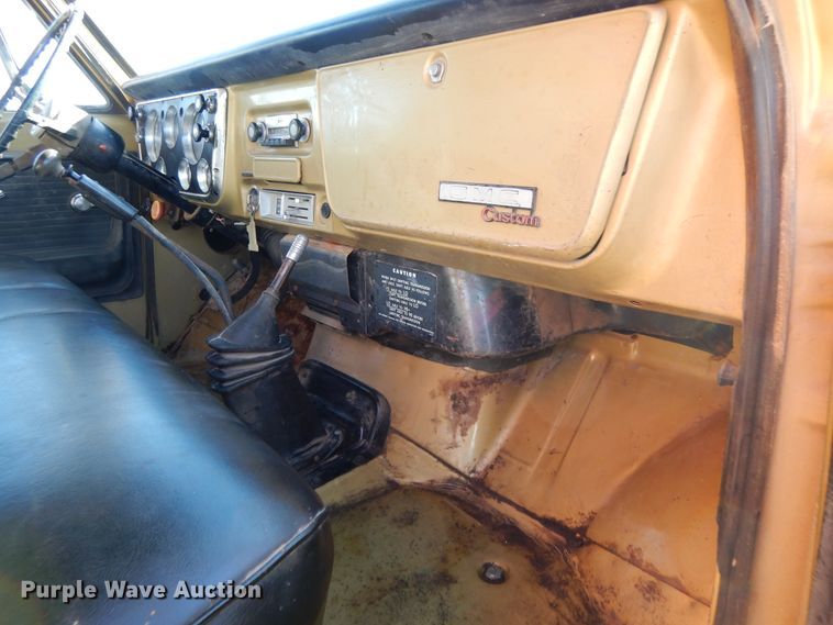 image for item DH0148 1972 GMC 5500  grain truck