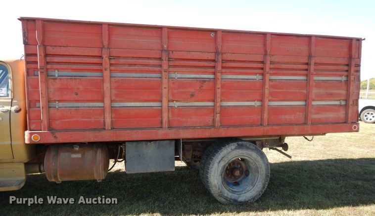 image for item DH0148 1972 GMC 5500  grain truck