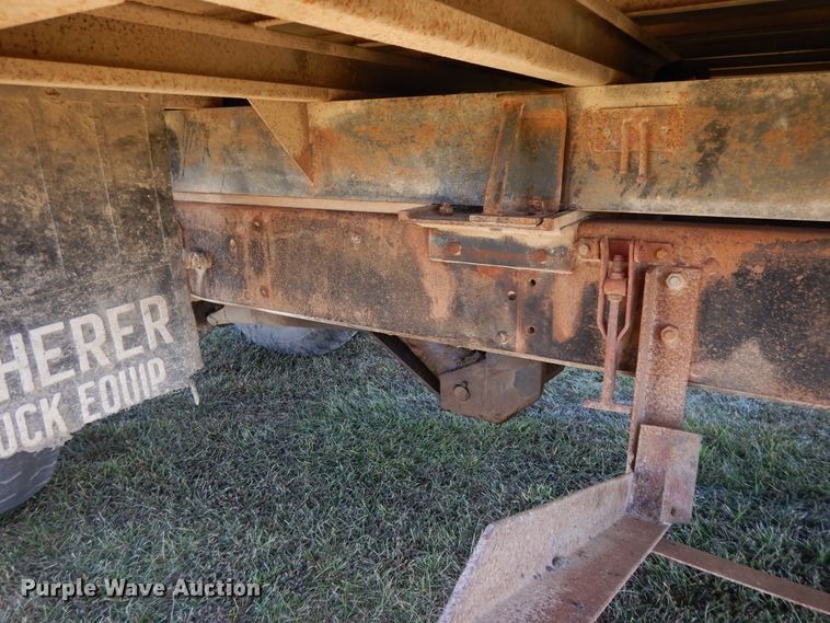 image for item DH0148 1972 GMC 5500  grain truck