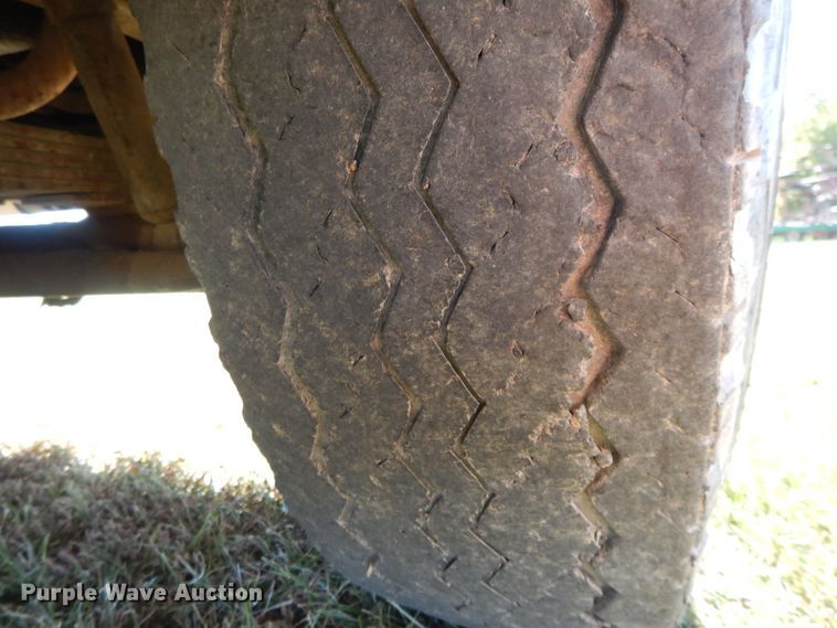 image for item DH0148 1972 GMC 5500  grain truck