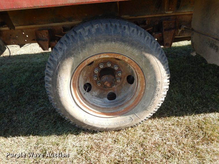 image for item DH0148 1972 GMC 5500  grain truck