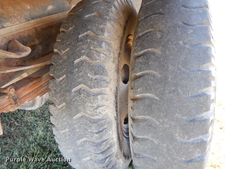 image for item DH0148 1972 GMC 5500  grain truck