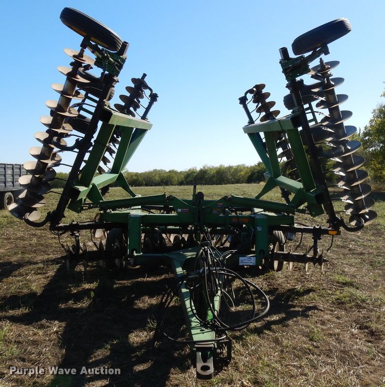 image for item DH0149 John Deere 635 tandem off-set disk