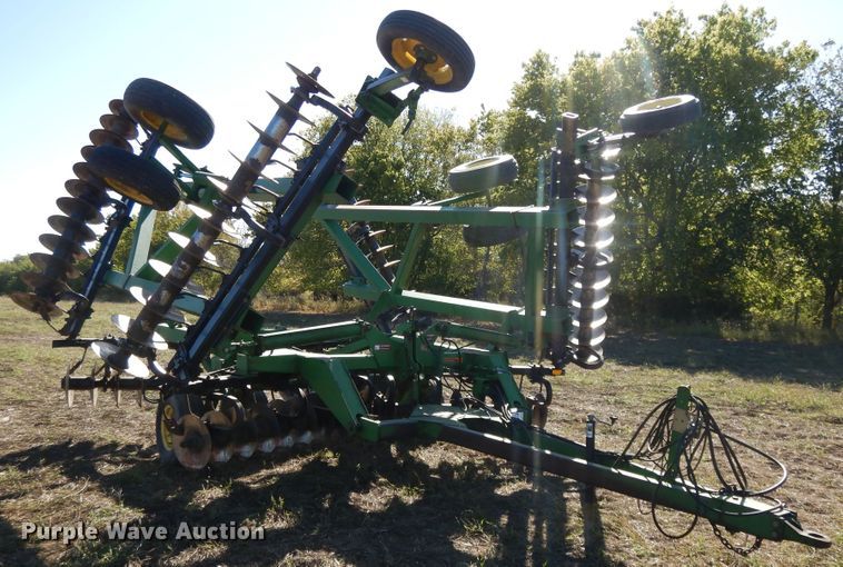 image for item DH0149 John Deere 635 tandem off-set disk