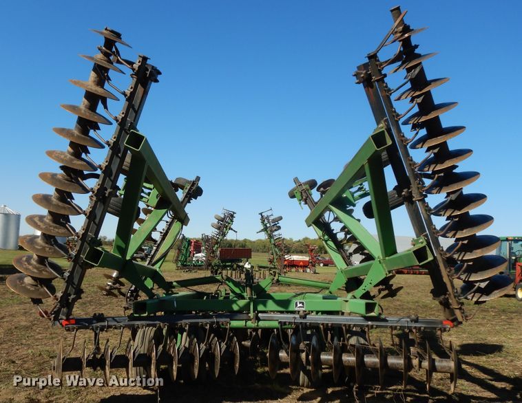 image for item DH0149 John Deere 635 tandem off-set disk