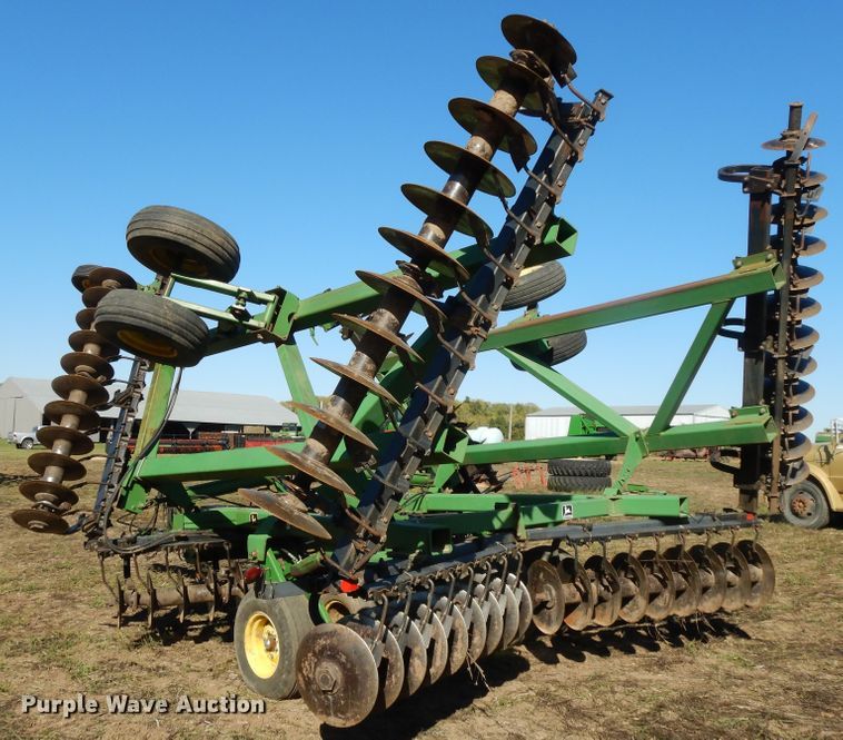 image for item DH0149 John Deere 635 tandem off-set disk