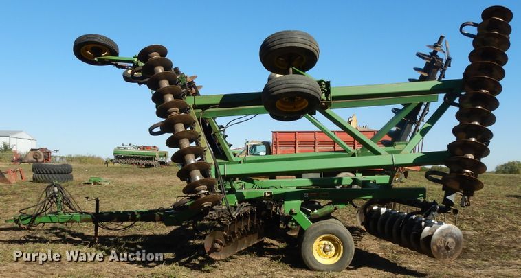 image for item DH0149 John Deere 635 tandem off-set disk