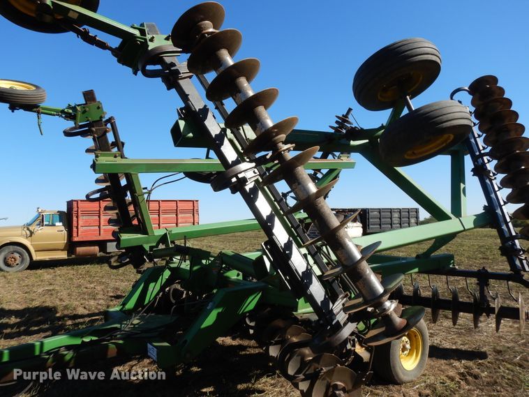 image for item DH0149 John Deere 635 tandem off-set disk