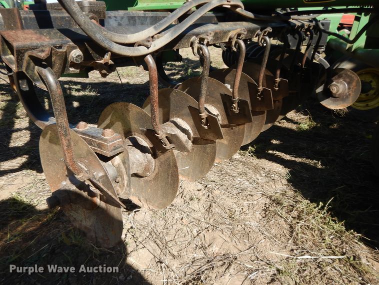image for item DH0149 John Deere 635 tandem off-set disk
