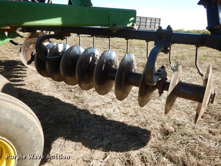 image for item DH0149 John Deere 635 tandem off-set disk