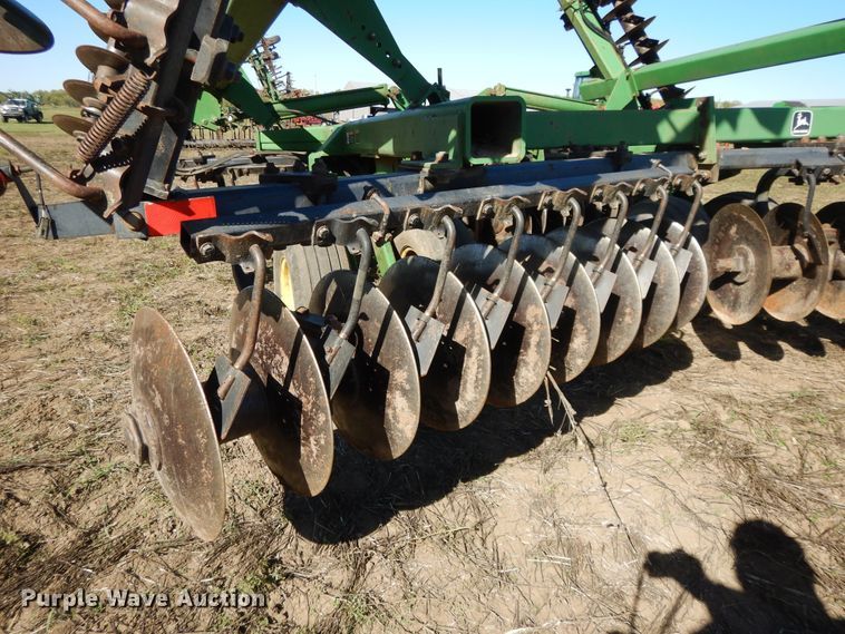 image for item DH0149 John Deere 635 tandem off-set disk