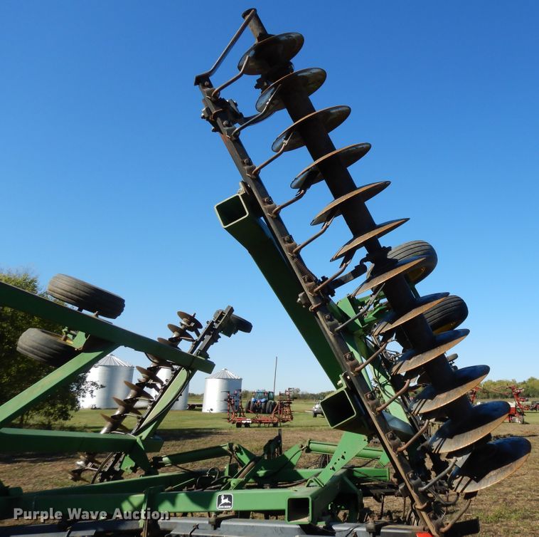 image for item DH0149 John Deere 635 tandem off-set disk