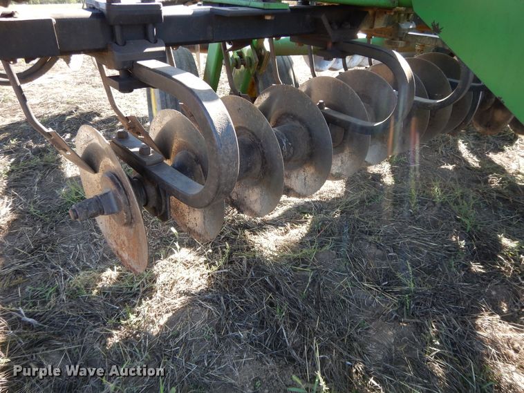 image for item DH0149 John Deere 635 tandem off-set disk