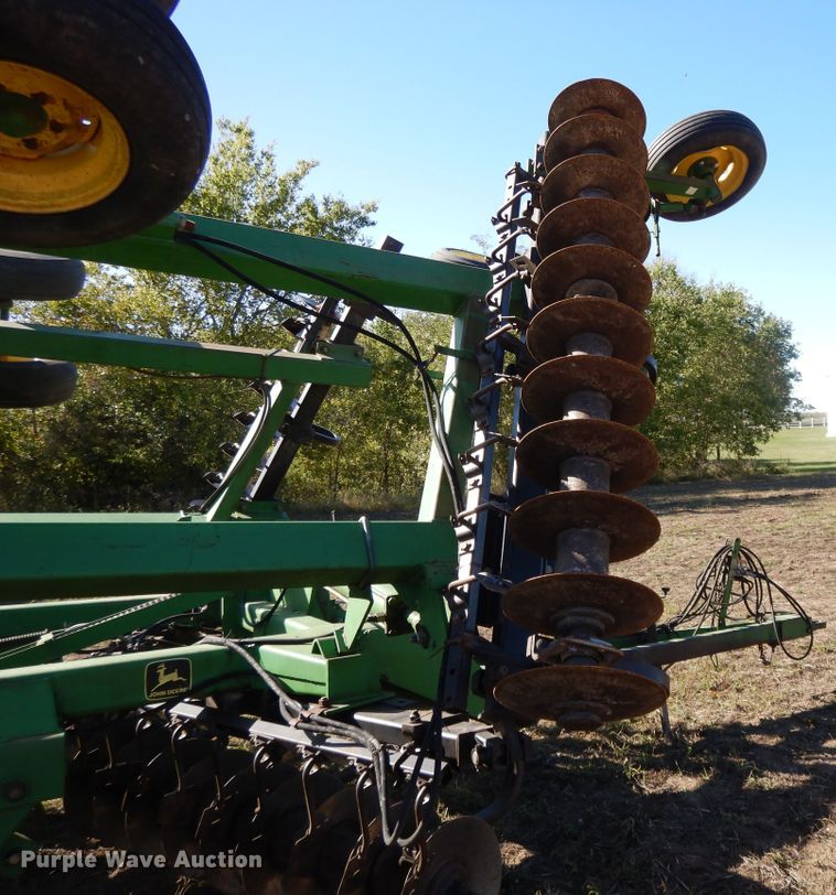 image for item DH0149 John Deere 635 tandem off-set disk