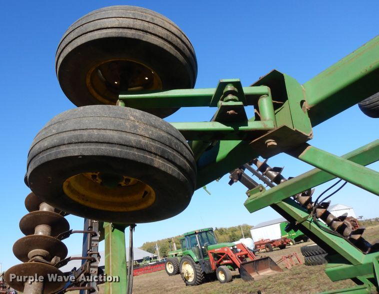 image for item DH0149 John Deere 635 tandem off-set disk