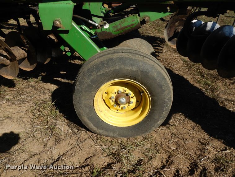 image for item DH0149 John Deere 635 tandem off-set disk