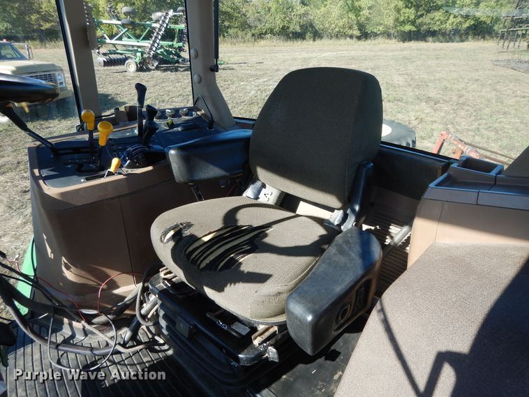 image for item DH0150 1998 John Deere 7810  tractor