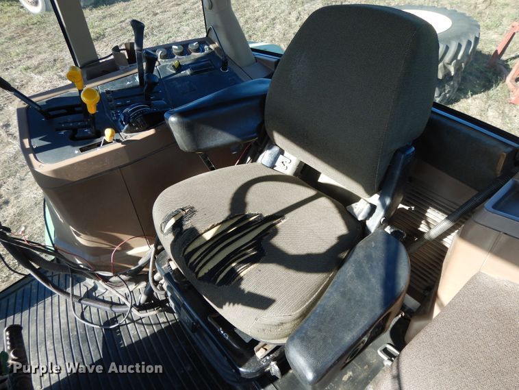 image for item DH0150 1998 John Deere 7810  tractor