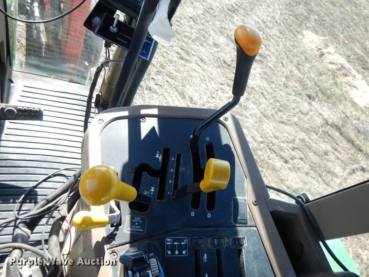 image for item DH0150 1998 John Deere 7810  tractor