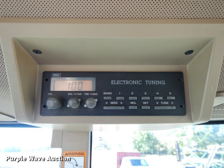 image for item DH0150 1998 John Deere 7810  tractor