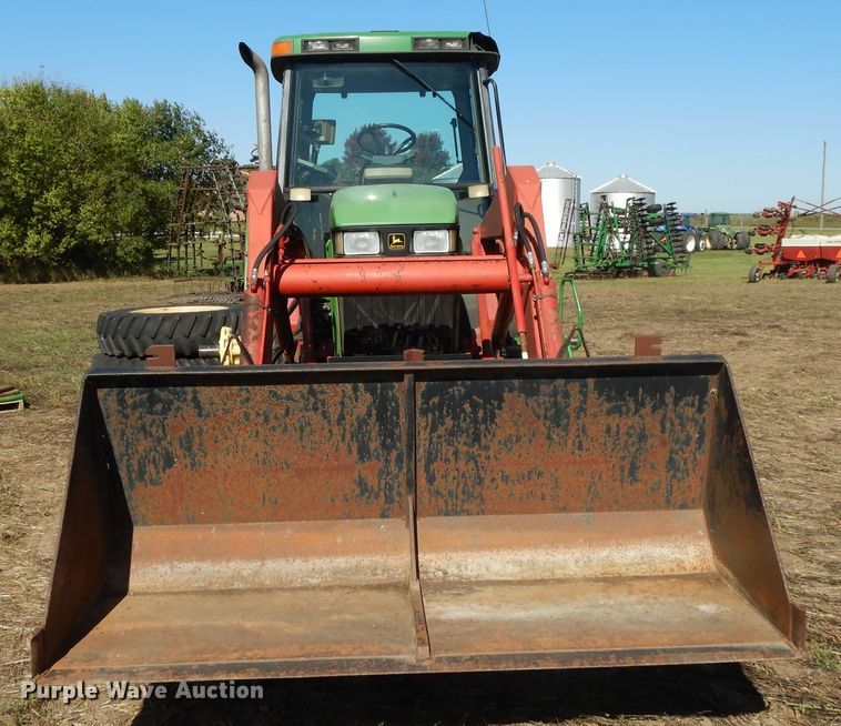 image for item DH0150 1998 John Deere 7810  tractor