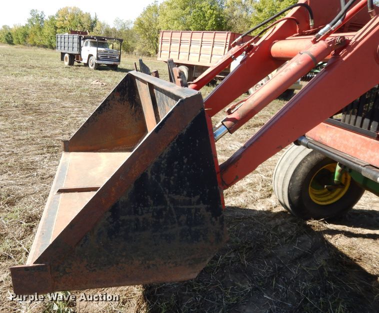 image for item DH0150 1998 John Deere 7810  tractor