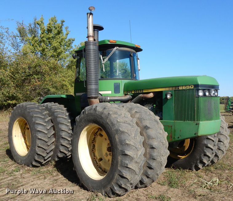 image for item DH0151 1982 John Deere 8650  4WD tractor